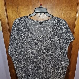 Torrid Black and White Leaf Print Blouse 4X Plus Size